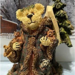 BOYD’S BEARS Fern Woodsbeary Resin Figurine